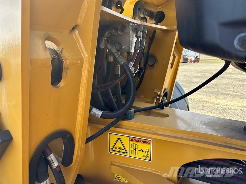 CAT 908M Wheel Loader Gumikerekes homlokrakodók