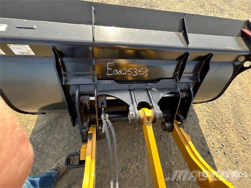 CAT 908M Wheel Loader Gumikerekes homlokrakodók