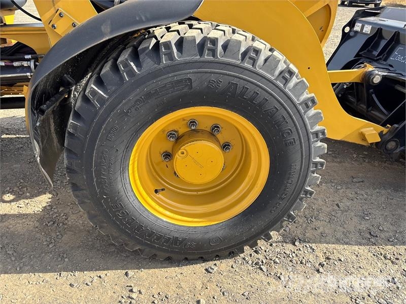 CAT 908M Wheel Loader Gumikerekes homlokrakodók