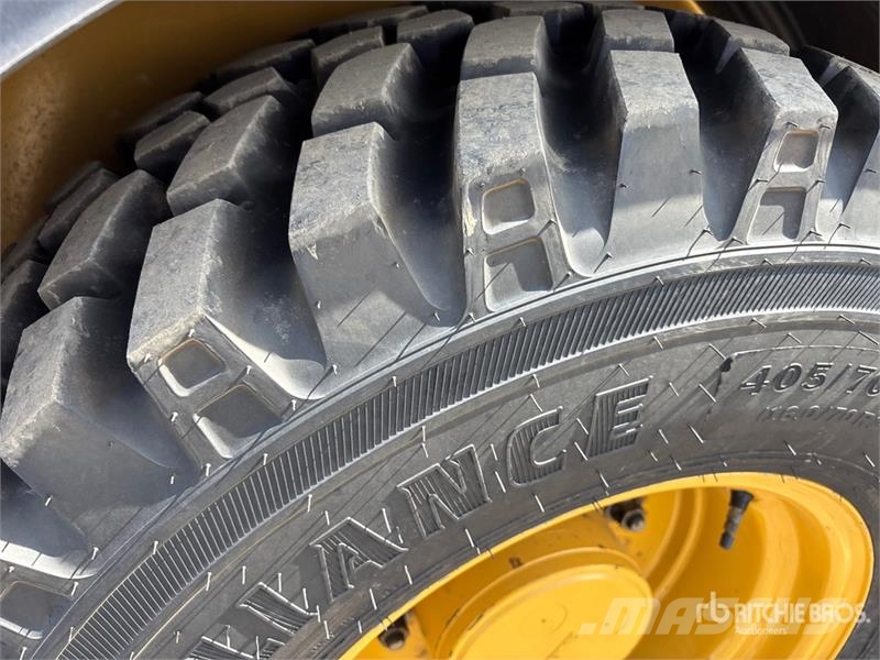 CAT 908M Wheel Loader Gumikerekes homlokrakodók