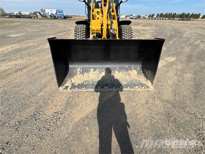 CAT 908M Wheel Loader Gumikerekes homlokrakodók