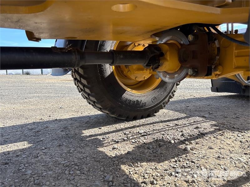 CAT 908M Wheel Loader Gumikerekes homlokrakodók