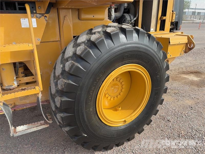 CAT 924GZ Kolesni nakladalci