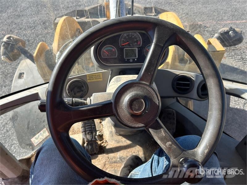 CAT 924K 휠로우더