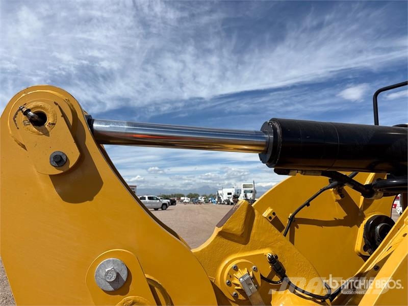 CAT 926M Wheel Loader 輪胎式裝載機