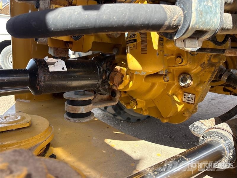 CAT 926M Wheel Loader 輪胎式裝載機