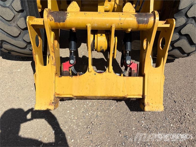 CAT 926M Wheel Loader 輪胎式裝載機