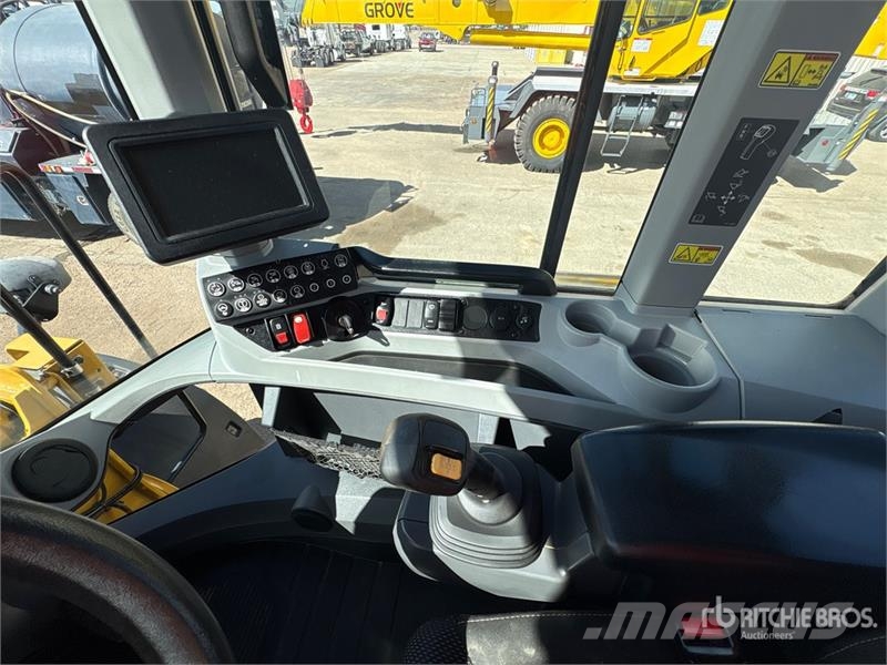 CAT 926M Wheel Loader 輪胎式裝載機