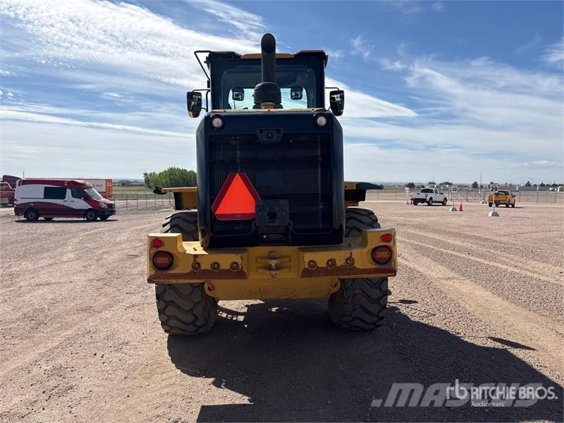 CAT 926M Wheel Loader 輪胎式裝載機