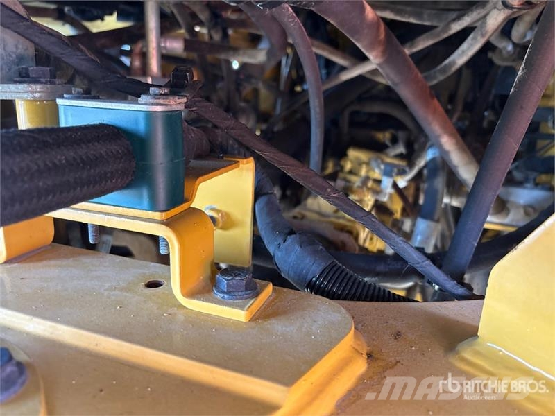 CAT 926M Wheel Loader 輪胎式裝載機