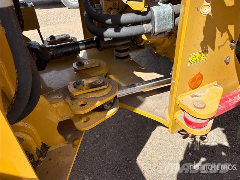 CAT 926M Wheel Loader 輪胎式裝載機