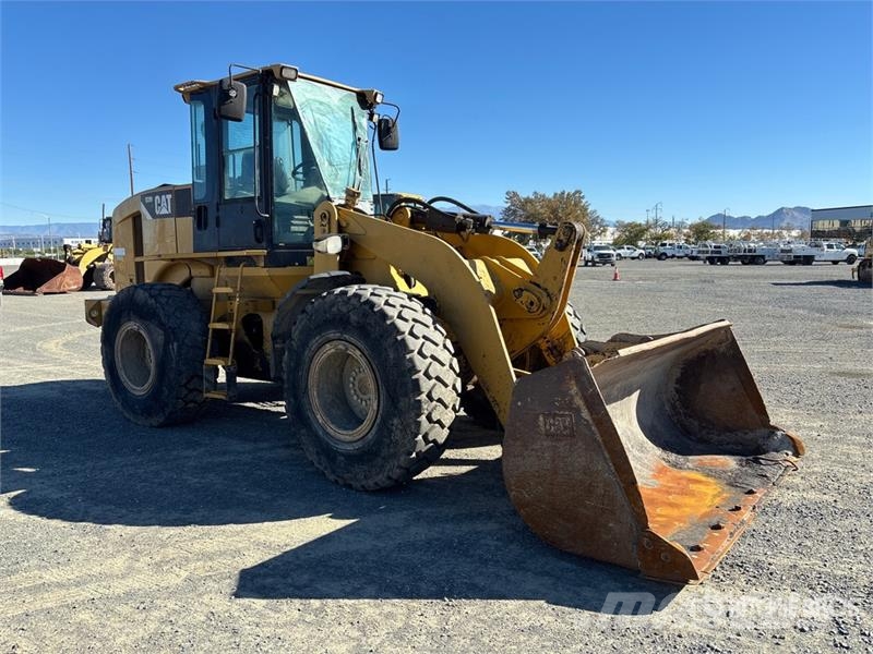 CAT 928H لوادر بعجل