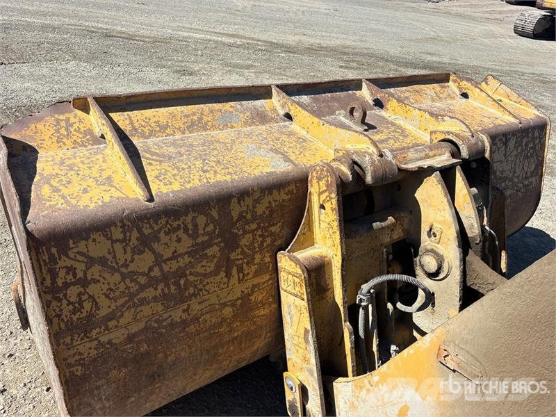 CAT 928H Kolesni nakladalci