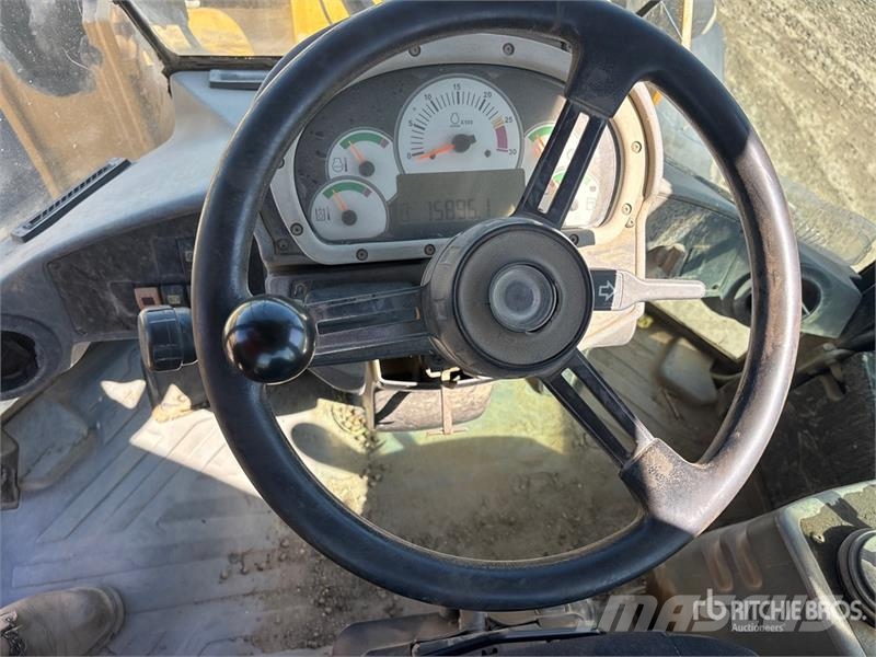 CAT 928H Kolesni nakladalci