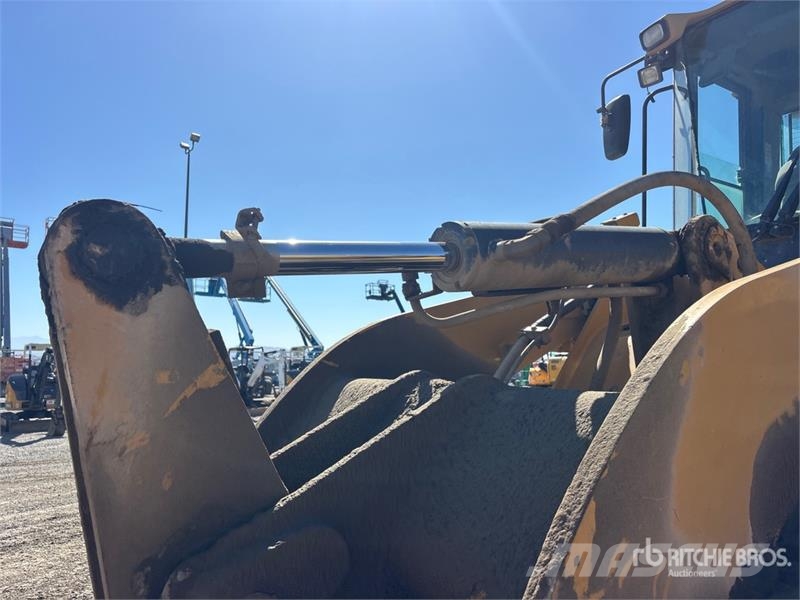 CAT 928H Kolesni nakladalci