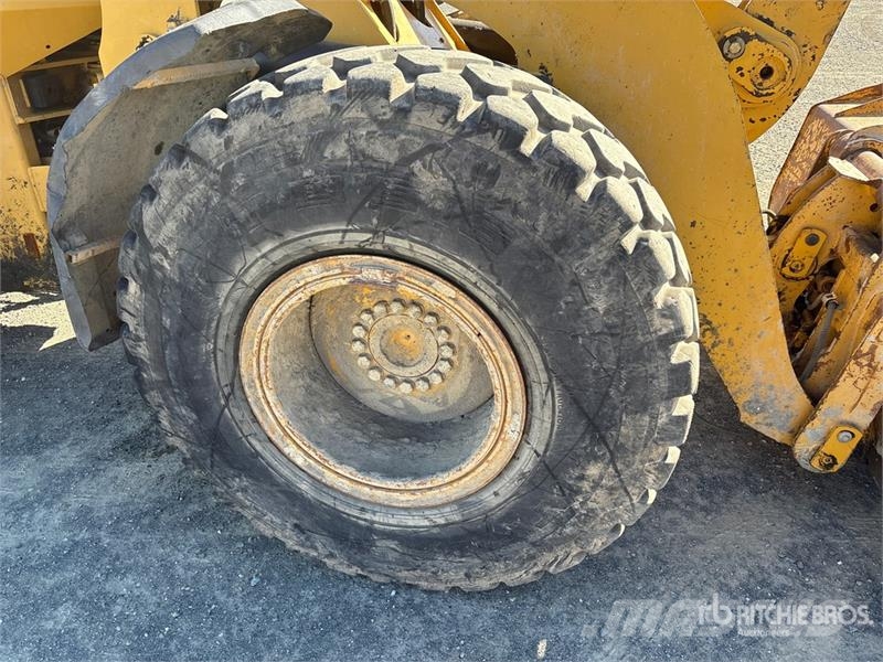CAT 928H لوادر بعجل