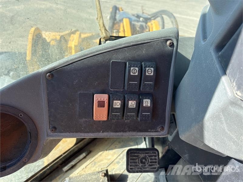CAT 928H Kolové nakladače