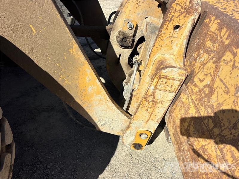 CAT 928H Kolesni nakladalci