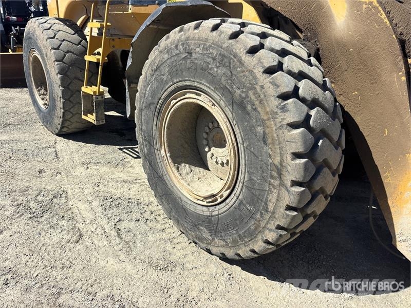 CAT 928H Kolesni nakladalci