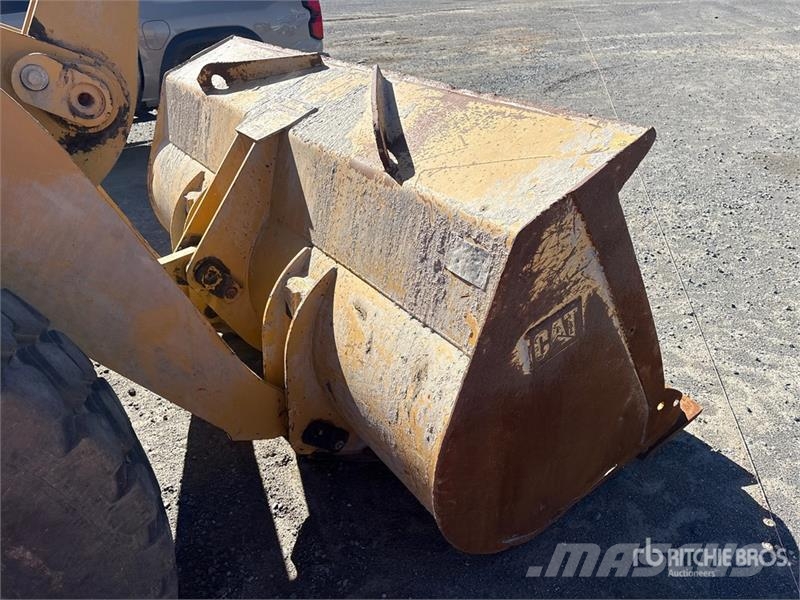 CAT 928H Kolové nakladače