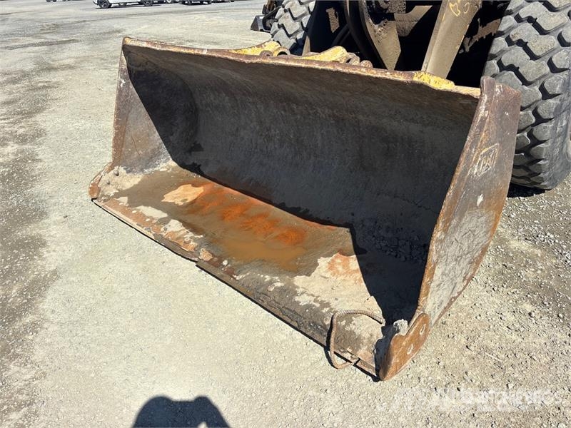 CAT 928H Kolesni nakladalci