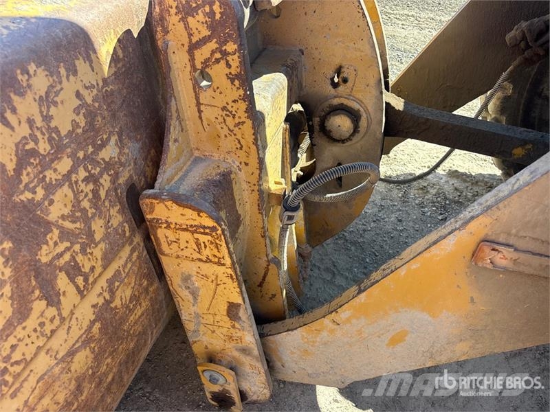 CAT 928H Kolesni nakladalci