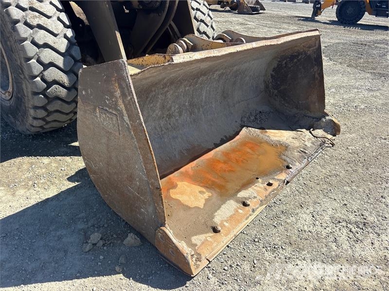CAT 928H Kolesni nakladalci