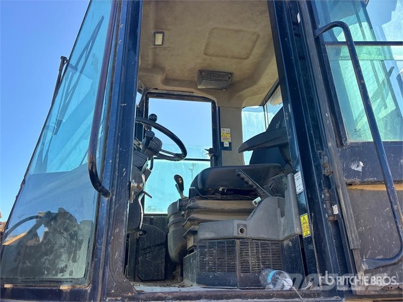 CAT 928H Kolesni nakladalci