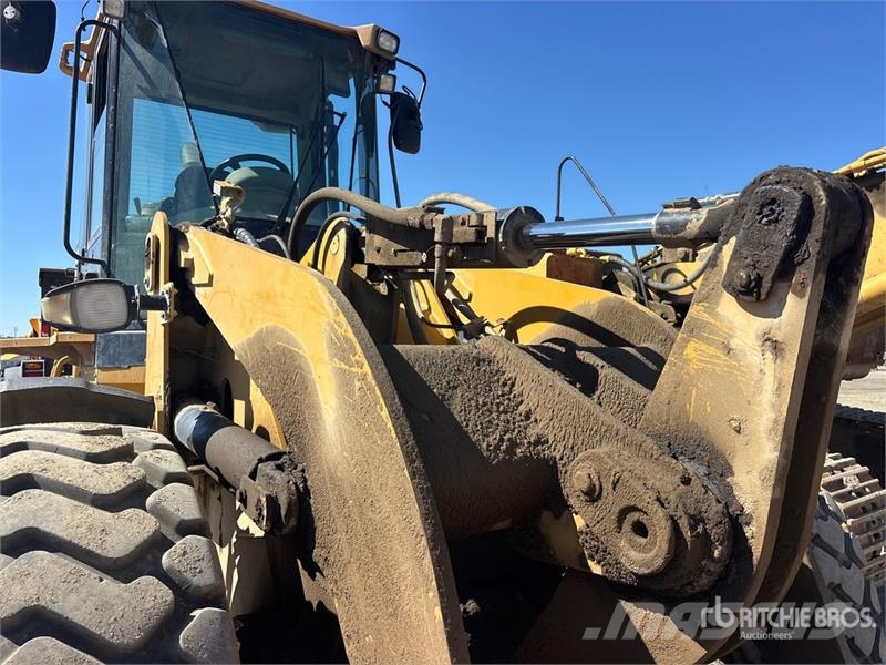 CAT 928H Kolesni nakladalci