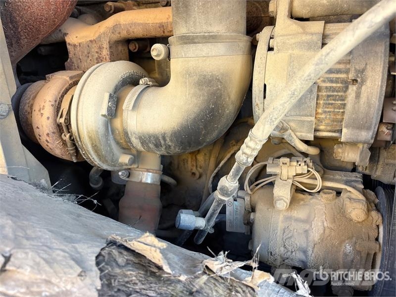 CAT 928H Kolesni nakladalci