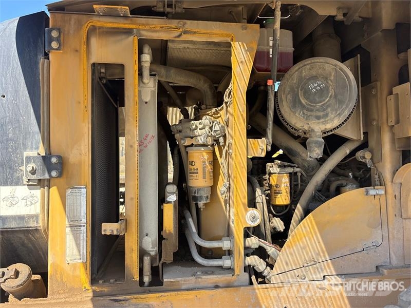 CAT 928H Kolesni nakladalci