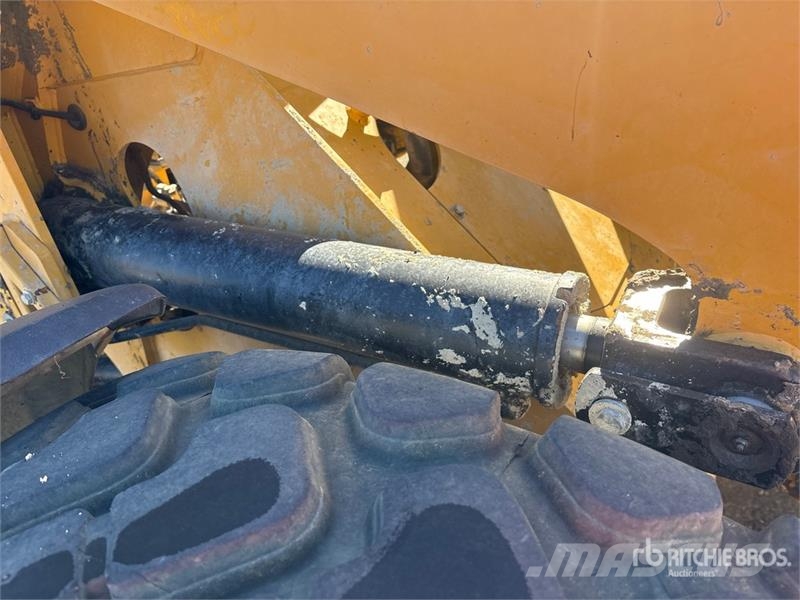 CAT 928H Kolové nakladače