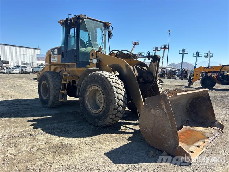 CAT 928H Kolesni nakladalci