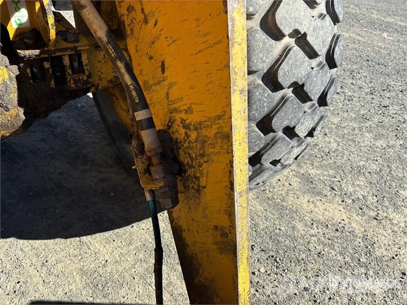 CAT 928H لوادر بعجل