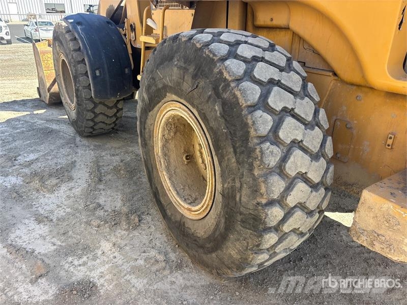 CAT 928H Kolesni nakladalci