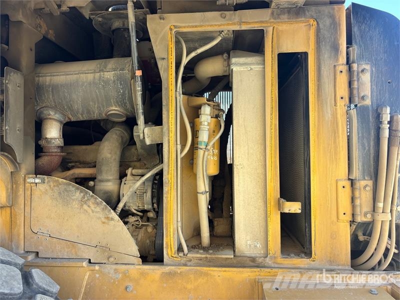 CAT 928H Kolesni nakladalci