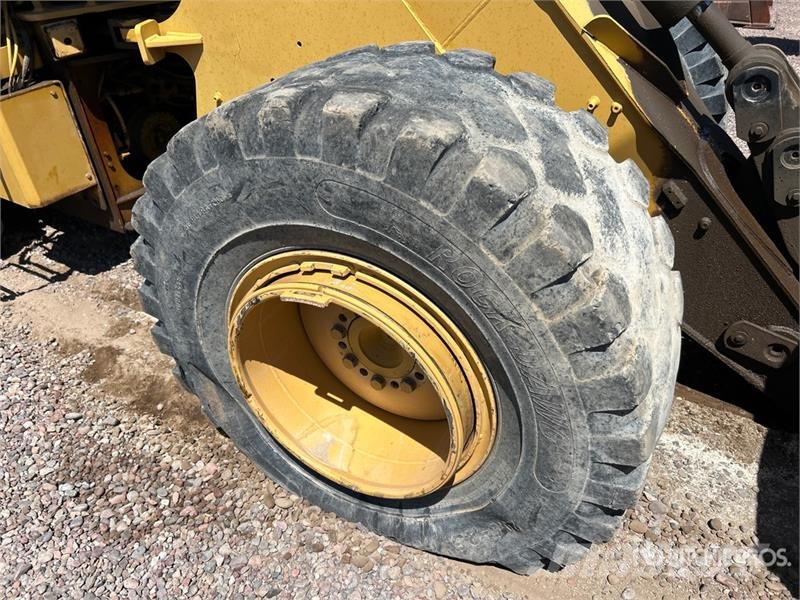 CAT 930G Wheel Loader (Inoperable) Pale gommate