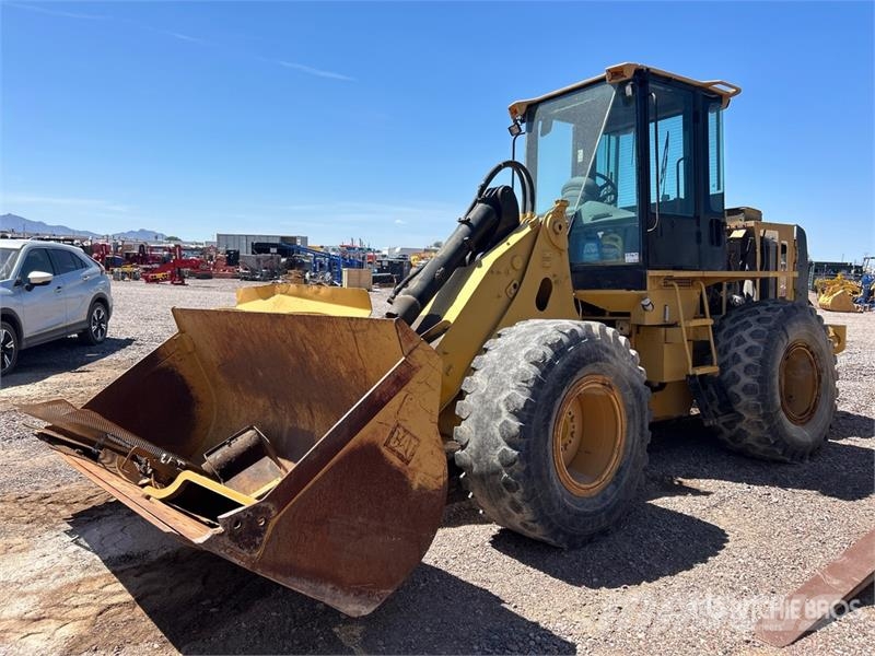 CAT 930G Wheel Loader (Inoperable) Pale gommate