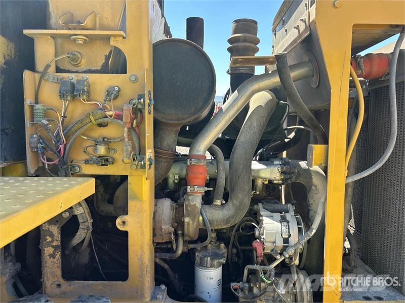CAT 930G Wheel Loader (Inoperable) Pale gommate