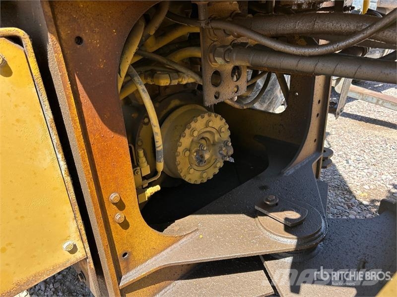 CAT 930G Wheel Loader (Inoperable) Pale gommate