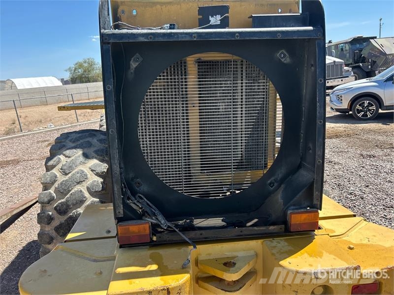 CAT 930G Wheel Loader (Inoperable) Pale gommate