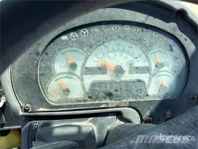 CAT 930G Wheel Loader (Inoperable) Pale gommate