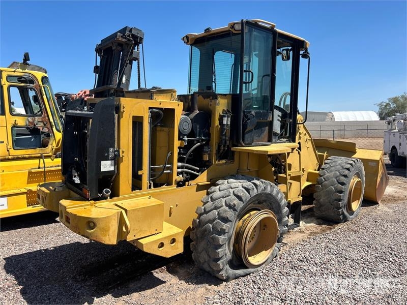 CAT 930G Wheel Loader (Inoperable) Pale gommate