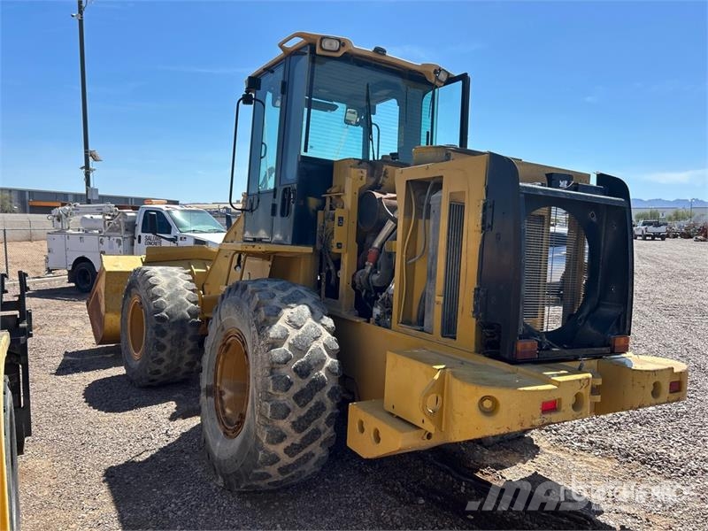 CAT 930G Wheel Loader (Inoperable) Pale gommate