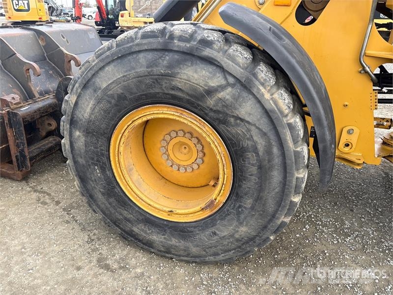CAT 930H Wheel Loader Kolesni nakladalci