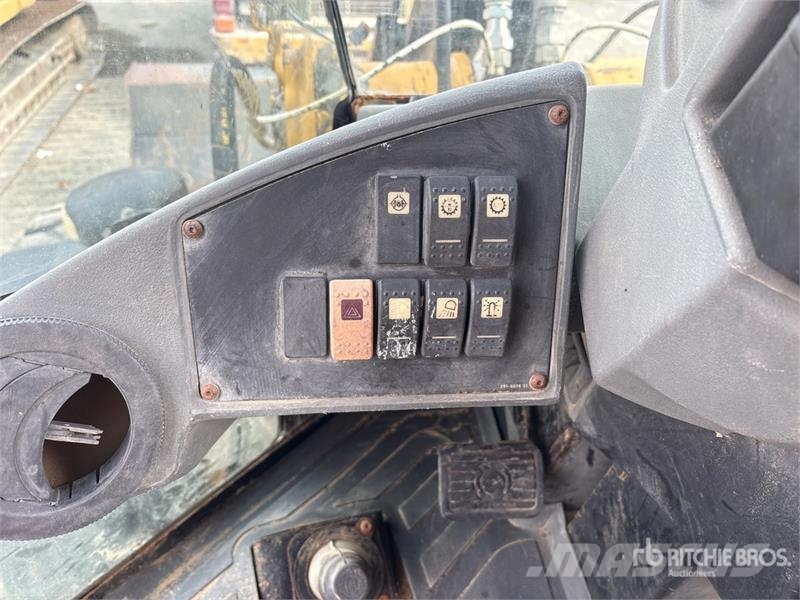 CAT 930H Wheel Loader Kolesni nakladalci