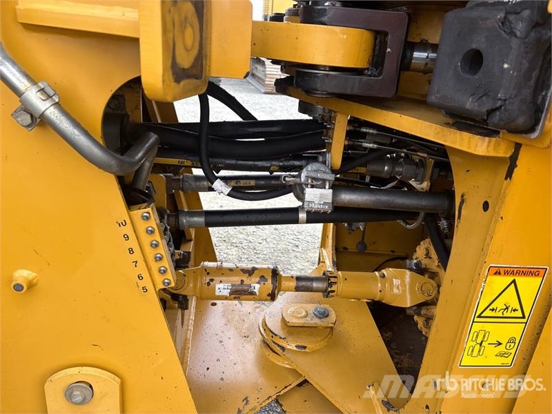 CAT 930H Wheel Loader Kolesni nakladalci