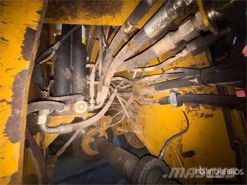 CAT 930K Iekrāvēji uz riteņiem