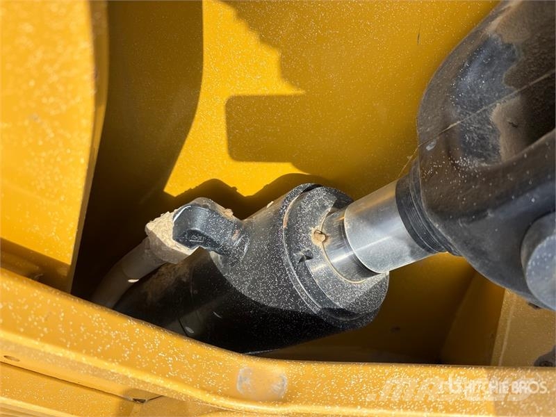 CAT 930K Kolesni nakladalci