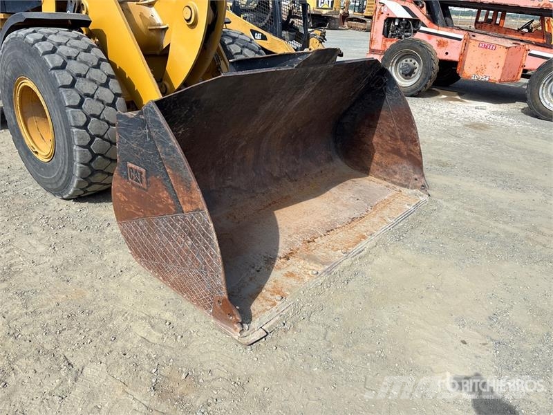 CAT 930K Kolesni nakladalci